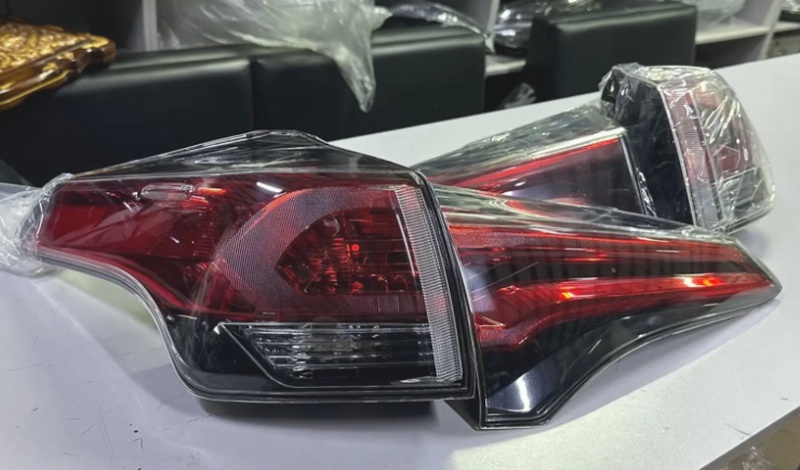 Задняя фара на toyota Rav 4 2017